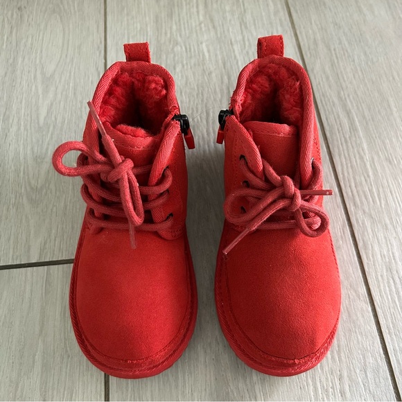 UGG NWOT Unisex Neumel Il Boots Toddler Chukka Red Size 10 - Picture 7 of 11